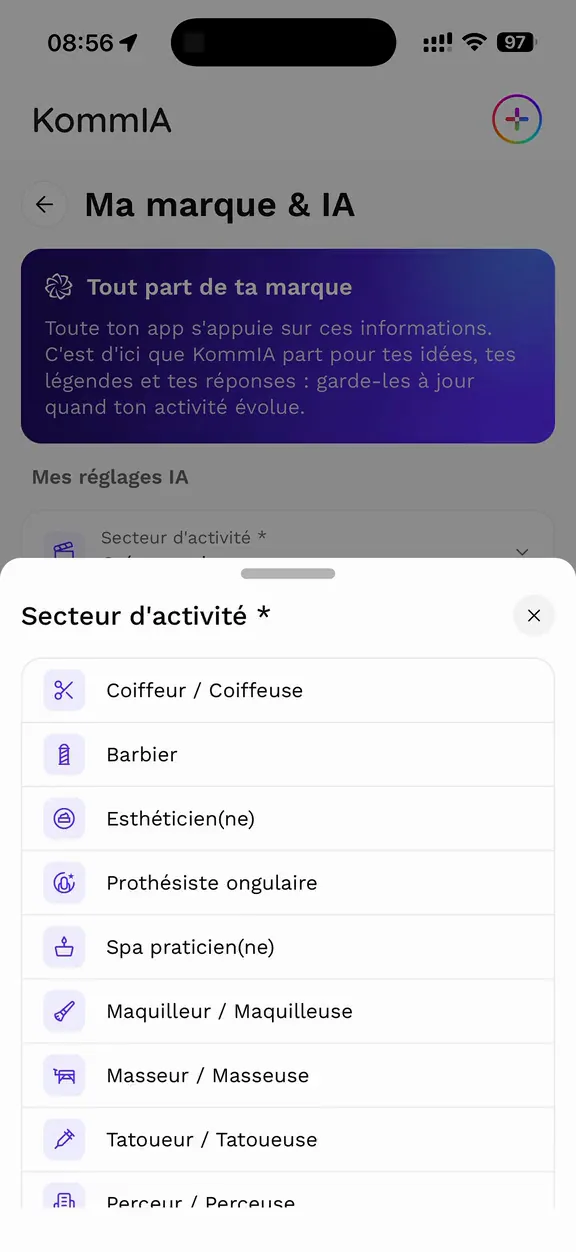 La fiche « Ma marque & IA » de KommIA : le secteur d'activité, puis le ton de l'IA